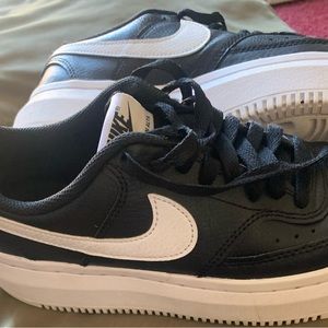 Clean!! Nike Court Vision Alta, Size 8